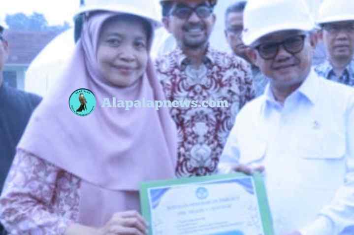 Pasca Atap Kelas Roboh, Mendikdasmen dan Kadisdik Jabar Janjikan Pembangunan RKB di SMKN 1 Cileungsi